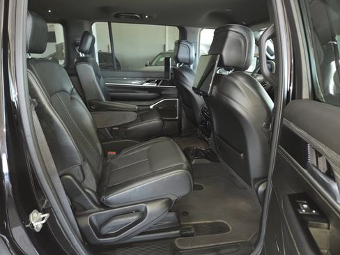 Used 2022 Jeep Wagoneer Series III w/ Rear Seat Video Group 1 AWD/4WD image 27
