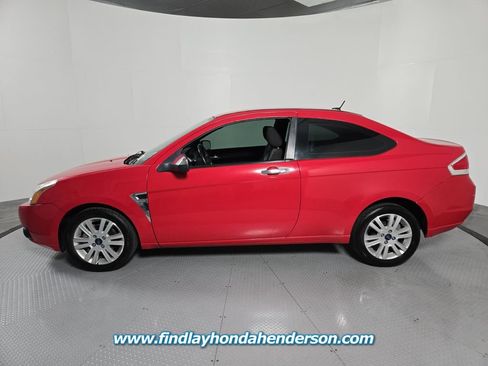 Used 2008 Ford Focus Coupe FWD image 3