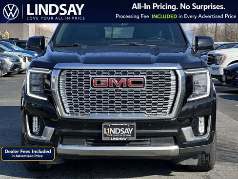 Used 2021 GMC Yukon Denali w/ Advanced Technology Package AWD/4WD image 3