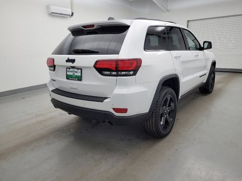 Used 2020 Jeep Grand Cherokee Laredo AWD/4WD image 9