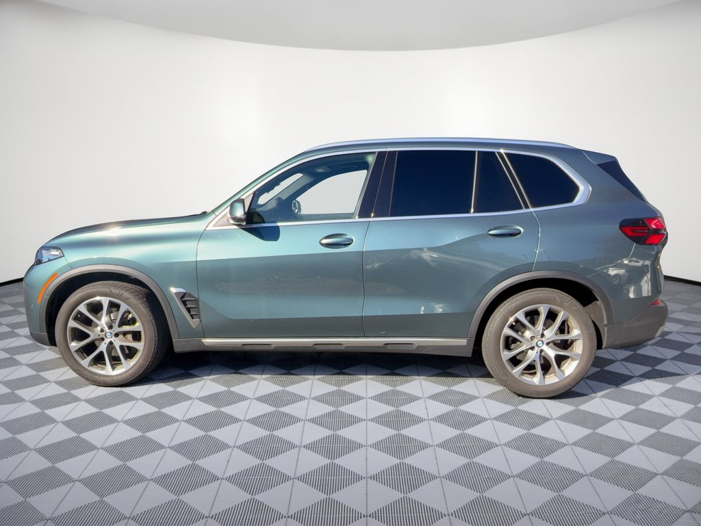 Used 2024 BMW X5 xDrive40i w/ Premium Package AWD/4WD image 2
