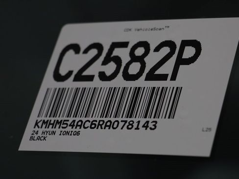 Used 2024 Hyundai Ioniq 6 Limited image 28