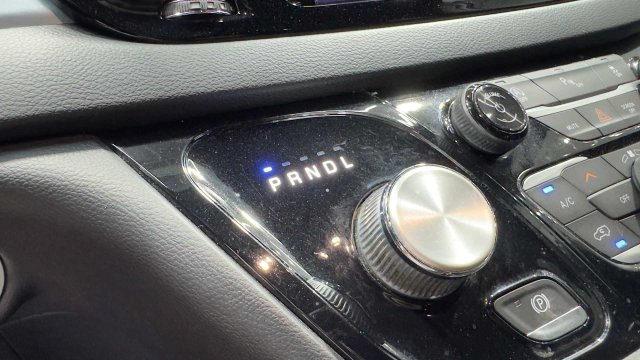 Used 2020 Chrysler Pacifica Touring w/ S Appearance Package FWD image 32