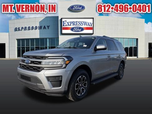 Used 2024 Ford Expedition XLT AWD/4WD image 3