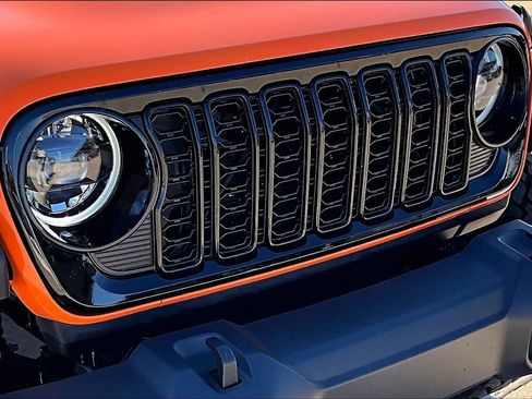 Certified 2025 Jeep Wrangler Sport image 28