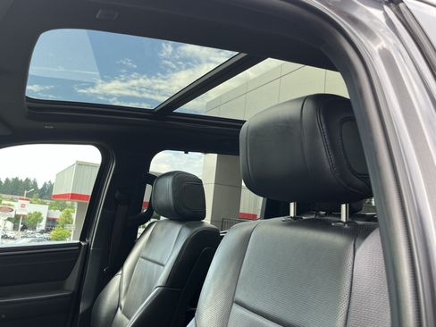Used 2024 Toyota Tundra Platinum AWD/4WD image 21