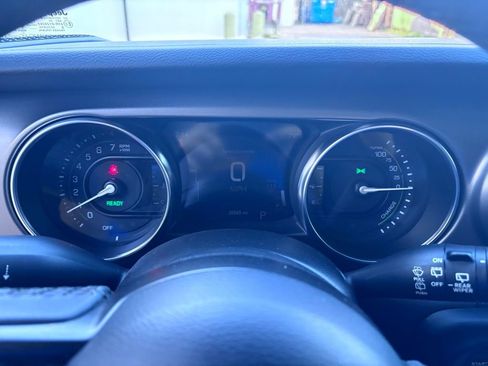 Used 2023 Jeep Wrangler Unlimited image 21