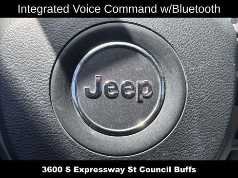 Used 2019 Jeep Cherokee Latitude Plus w/ Cold Weather Group AWD/4WD image 10
