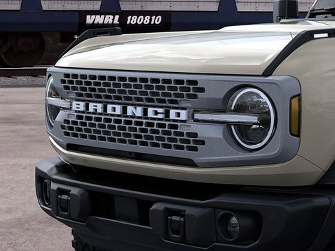 New 2026 Ford Bronco Badlands AWD/4WD image 19