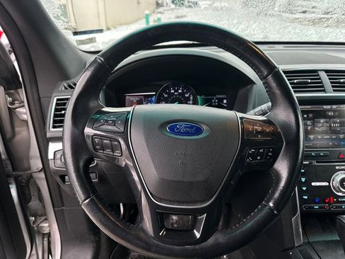 Used 2016 Ford Explorer Limited w/ Equipment Group 301A image 10