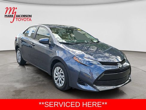 Used 2017 Toyota Corolla LE FWD image 4