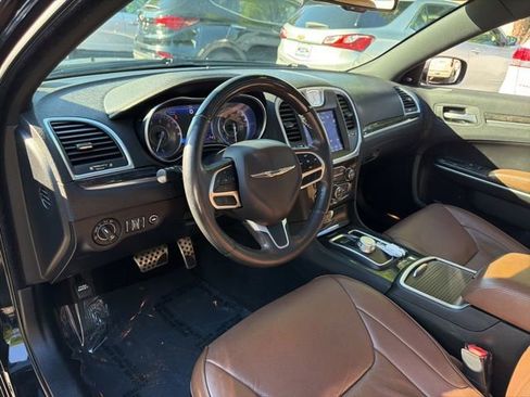 Used 2019 Chrysler 300 Limited RWD image 13
