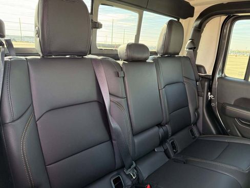New 2026 Jeep Gladiator Sport image 20
