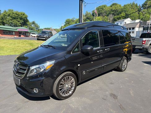Used 2019 Mercedes-Benz Metris Passenger image 1