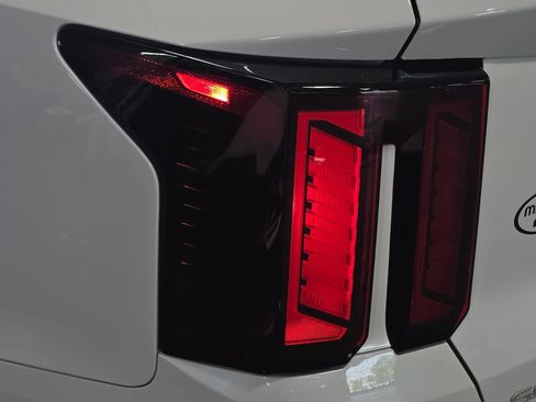 Used 2025 Kia Sorento S w/ Panoramic Sunroof Package FWD image 32
