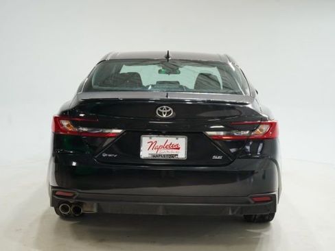 Used 2025 Toyota Camry SE image 7