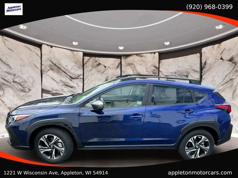 Used 2025 Subaru Crosstrek 2.5i Premium AWD/4WD image 3
