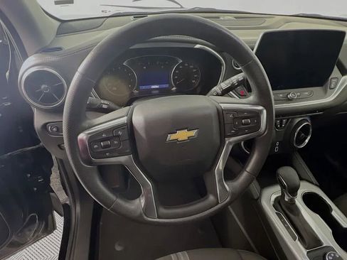 Used 2025 Chevrolet Blazer LT AWD/4WD image 12