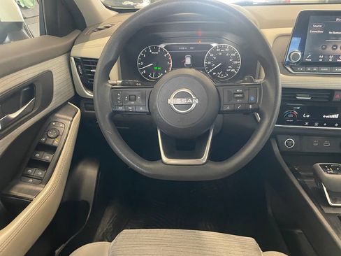 Certified 2022 Nissan Rogue SV FWD image 13