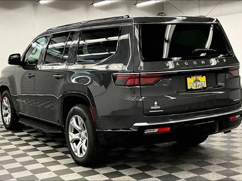 Used 2022 Jeep Wagoneer Series II AWD/4WD image 3