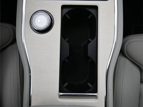 New 2025 Volvo EX90 Plus w/ Protection Package Premier image 10