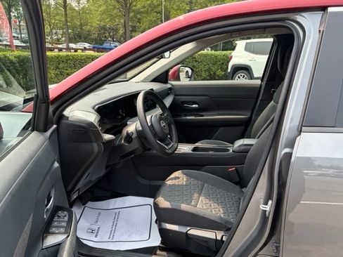 Certified 2025 Nissan Kicks SV AWD/4WD image 14