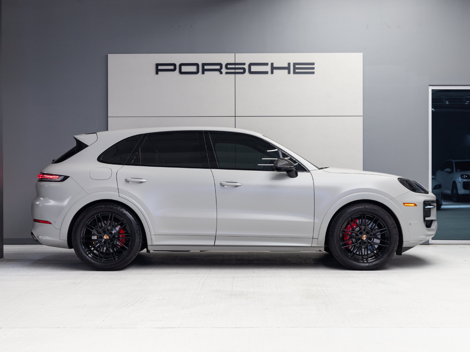 Certified 2026 Porsche Cayenne GTS AWD/4WD image 8