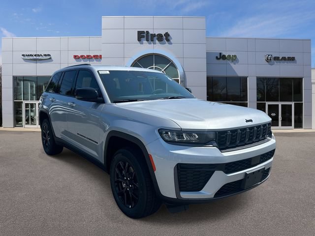 New 2026 Jeep Grand Cherokee Altitude AWD/4WD image 1