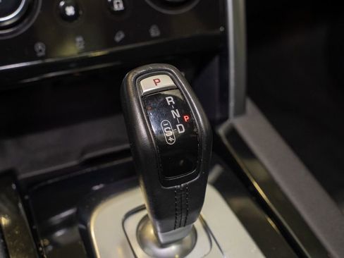 Used 2020 Land Rover Discovery Sport SE R-Dynamic image 19