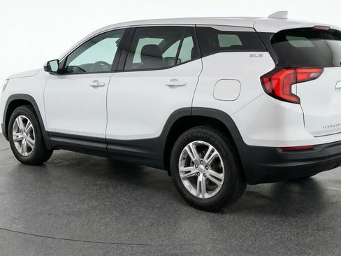 Used 2024 GMC Terrain SLE image 6