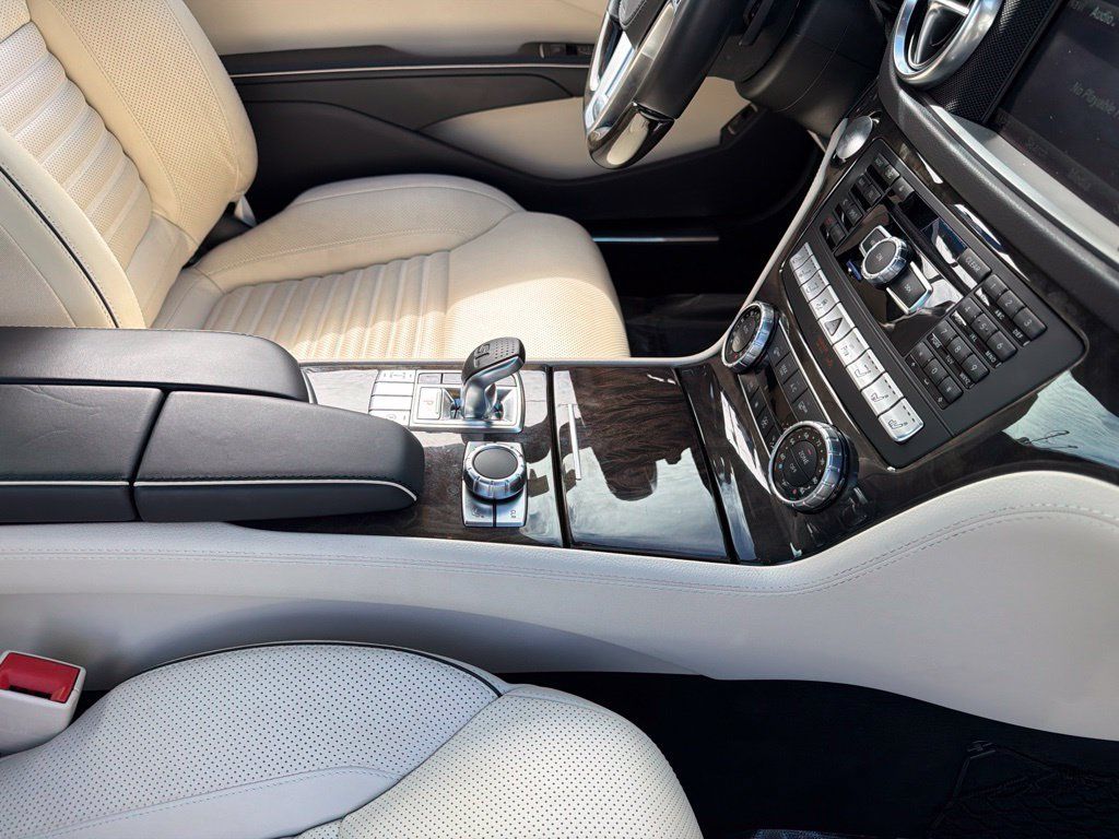 Used 2015 Mercedes-Benz SL 550 image 17
