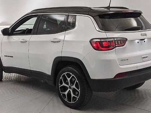 Used 2025 Jeep Compass Limited AWD/4WD image 4