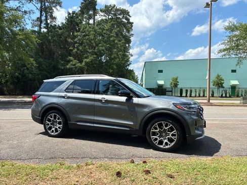 Used 2025 Ford Explorer Platinum w/ Ultimate Package RWD image 2