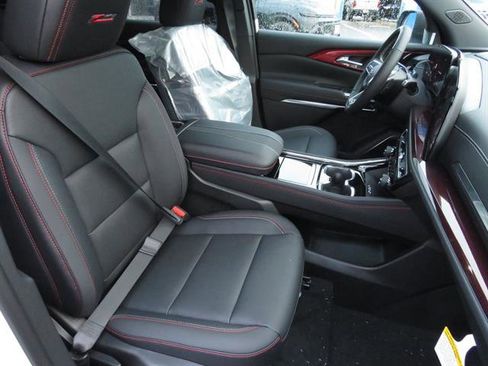 New 2026 Chevrolet Traverse Z71 w/ Enhanced Driving Package image 13