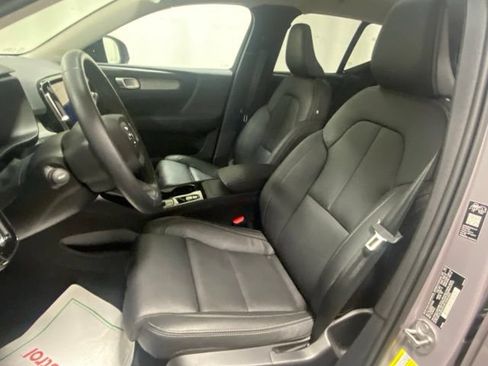 Used 2026 Volvo XC40 B5 Plus AWD/4WD image 11