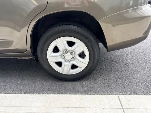 Used 2011 Toyota RAV4 2WD w/ Base L4 Extra Value Pkg image 10