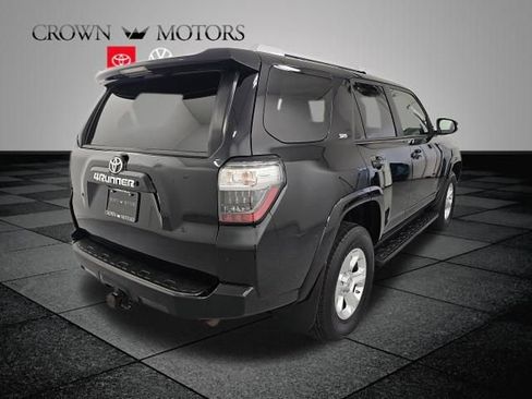 Used 2017 Toyota 4Runner SR5 AWD/4WD image 6