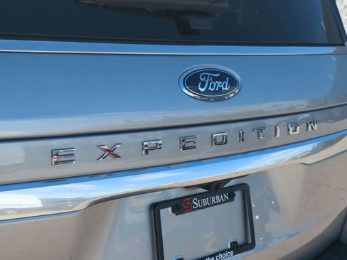 Used 2024 Ford Expedition Platinum image 13