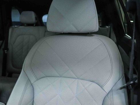 Used 2024 BMW X5 sDrive40i w/ Premium Package RWD image 25