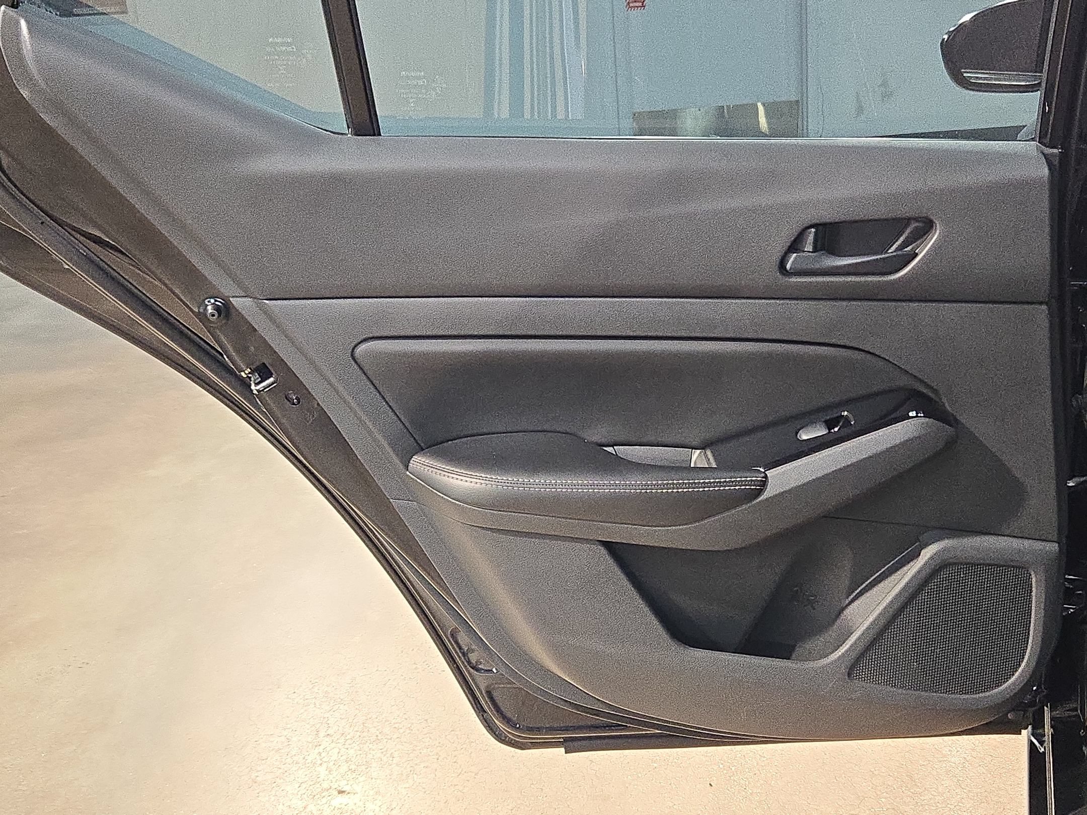 Used 2023 Nissan Altima 2.5 SV FWD image 32