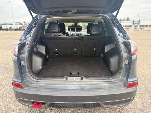 Used 2019 Jeep Cherokee Trailhawk w/ Cold Weather Group AWD/4WD image 27