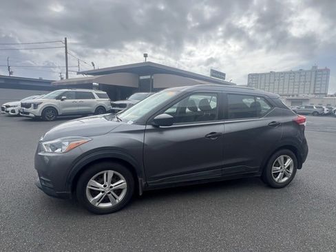 Used 2018 Nissan Kicks S image 5