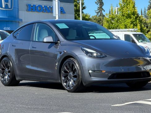 Used 2022 Tesla Model Y Performance AWD/4WD image 7