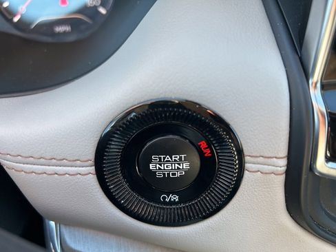 Used 2022 Jeep Compass Limited w/ Sun and Sound Group image 16