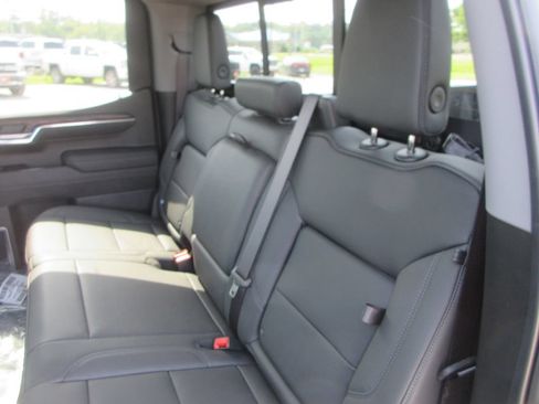 New 2026 GMC Sierra 1500 SLT w/ SLT Premium Plus Package AWD/4WD image 16