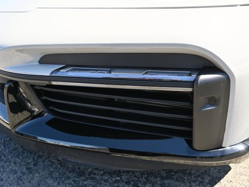 Used 2022 Porsche 911 Turbo S AWD/4WD image 19