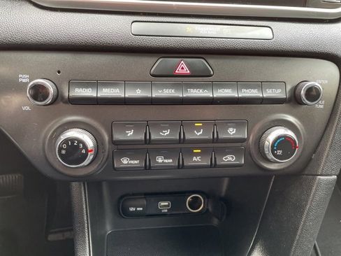 Used 2021 Kia Sportage LX image 19