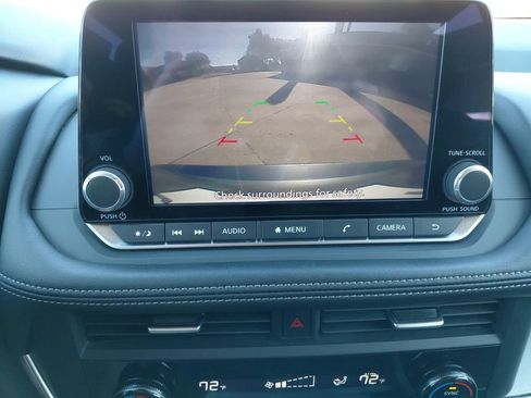 Used 2024 Nissan Rogue SV image 30