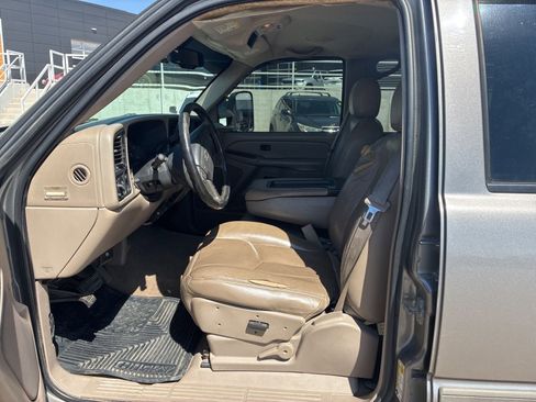 Used 2006 Chevrolet Silverado 2500 LT w/ Heavy-Duty Power Package AWD/4WD image 13
