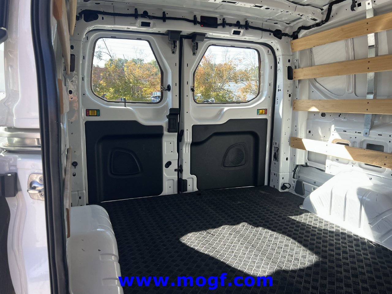 Used 2025 Ford Transit 250 Low Roof w/ Exterior Upgrade Package RWD image 21